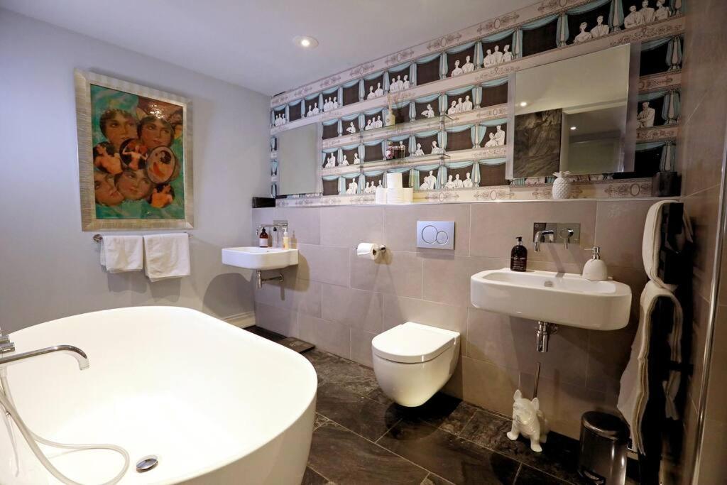 Elegant Norwich Apartment In The Lanes W Parking Экстерьер фото